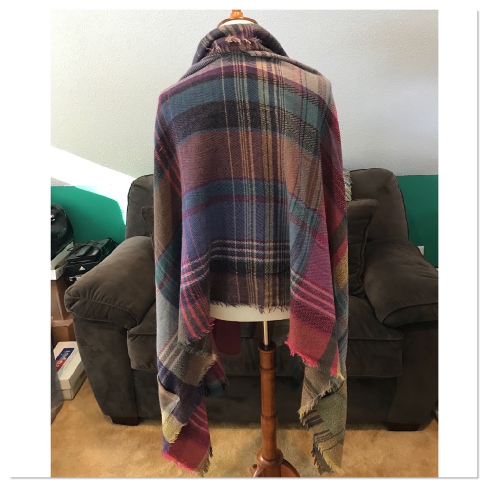 HOST PICK SALE Fuchsia Plaid Pocket Ruana - Picture 6 of 7